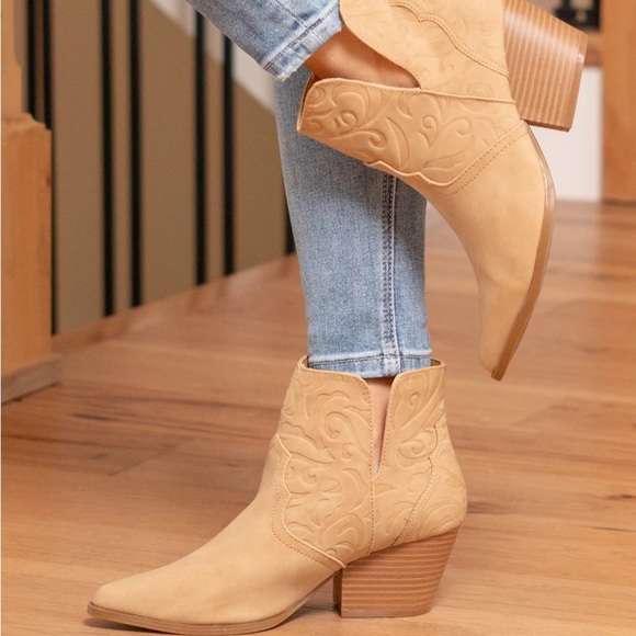 Montana Skies Embossed Ankle Boot - Picture 2 of 5